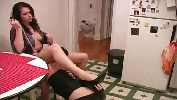 Kibaszva a családi szex videók ingyen kurva kollégáját a nedves elkapásában