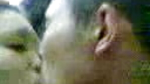 Jóképű fekete családi sex videok haver baszik egy kis szőke drágát otthon